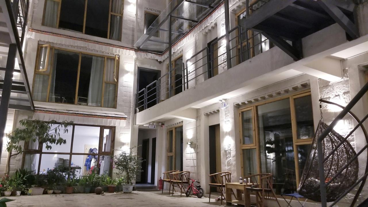 Fengma Feiyang Hostel Lhasa Esterno foto