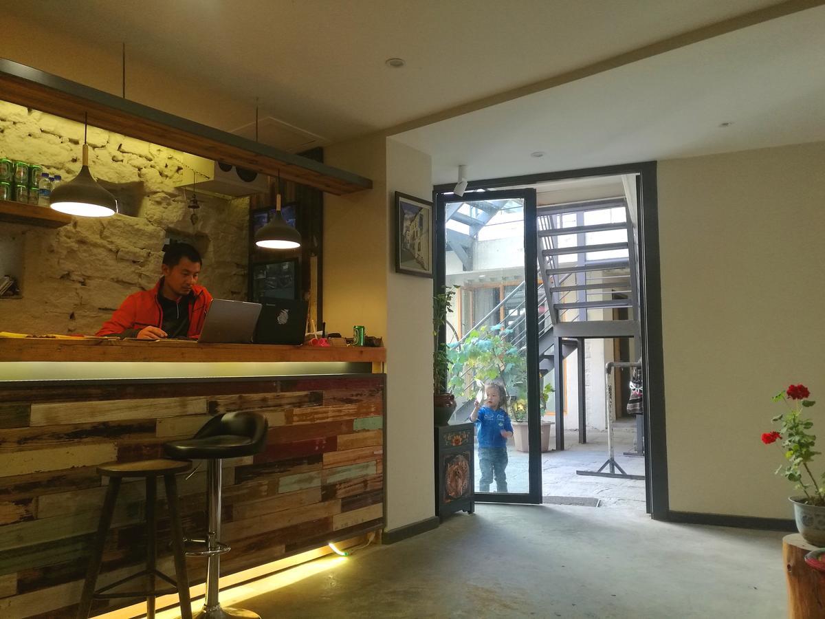 Fengma Feiyang Hostel Lhasa Esterno foto